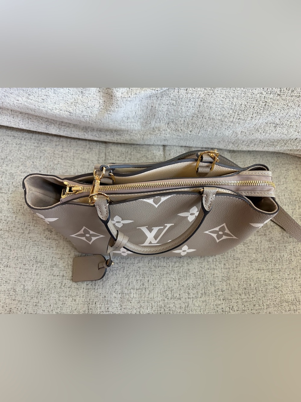 Louis Vuitton Petit Palais Taupe and Cream Monogram satchel with Gold Hardware - Picture 5 of 14